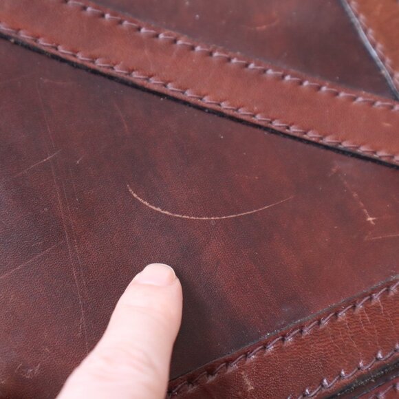 Vintage Brown Leather Shoulder Bag with Brass Details - Picture 16 of 16